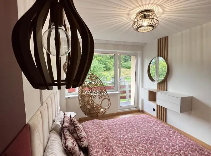 Partykularz Z Tarasem I Widokiem Na Sniezke *