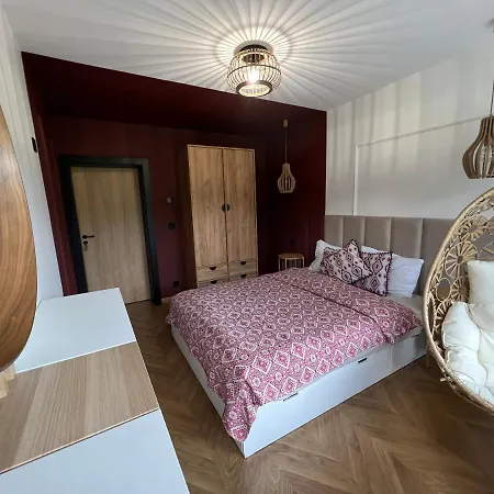 Partykularz Z Tarasem I Widokiem Na Sniezke *